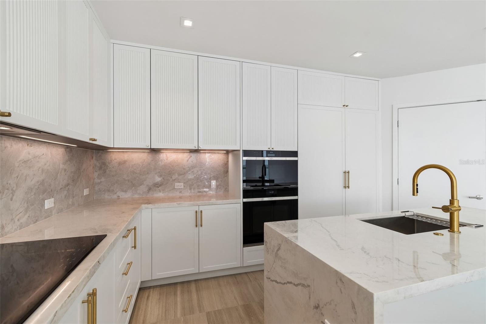 Image 16 of 50 For 3101 Bayshore Boulevard 2104