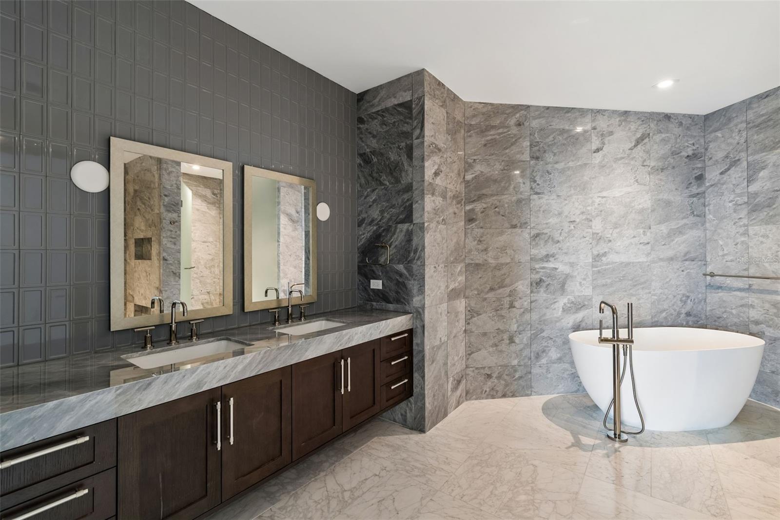 Image 23 of 50 For 3101 Bayshore Boulevard 2104