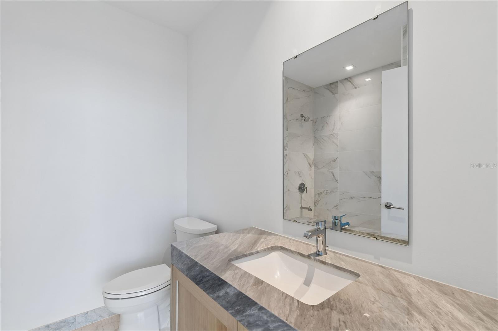 Image 32 of 50 For 3101 Bayshore Boulevard 2104