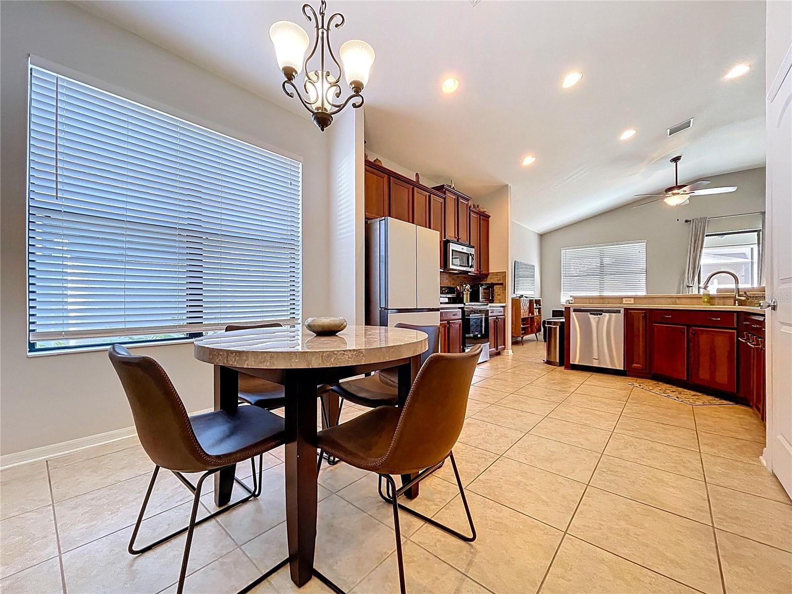 Image 6 of 26 For 8501 White Poplar Drive