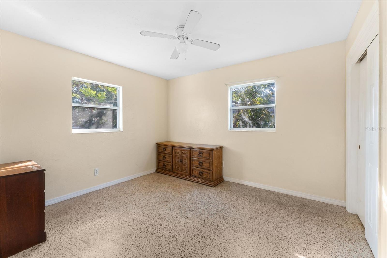 Image 15 of 30 For 2418 Links Avenue