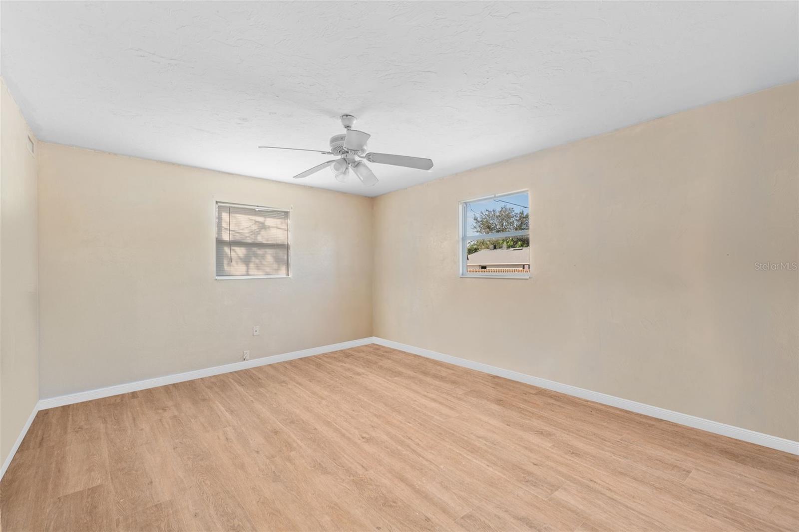 Image 19 of 30 For 2418 Links Avenue