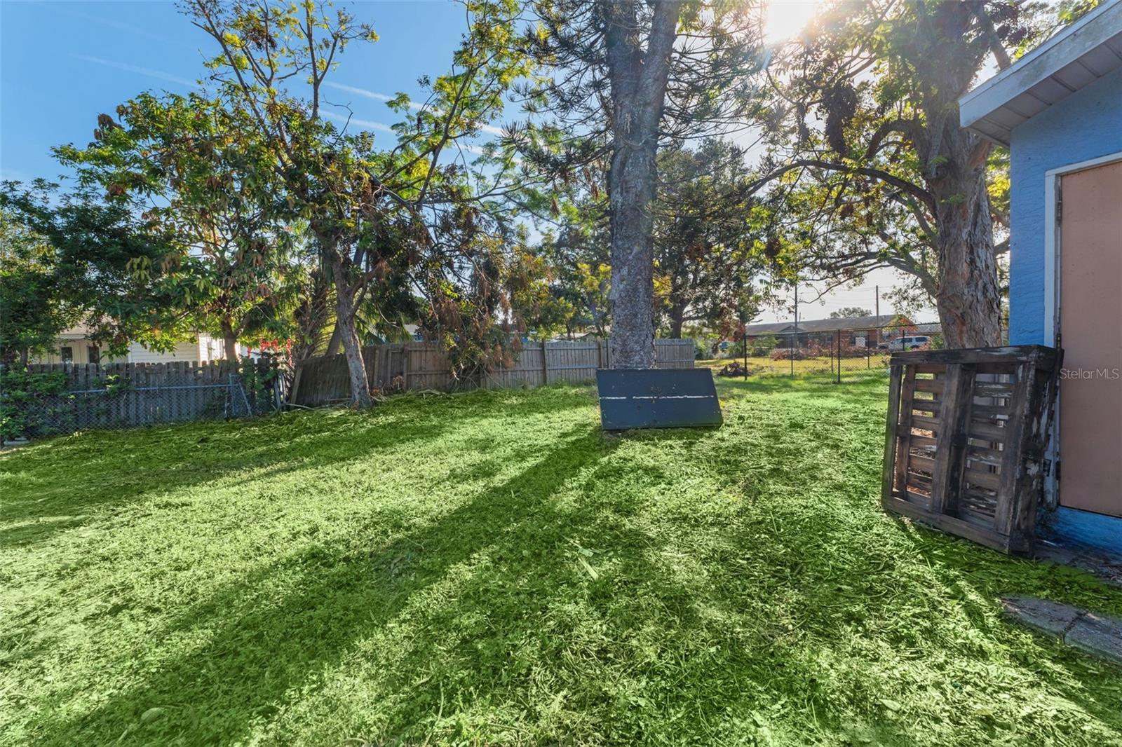 Image 21 of 30 For 2418 Links Avenue