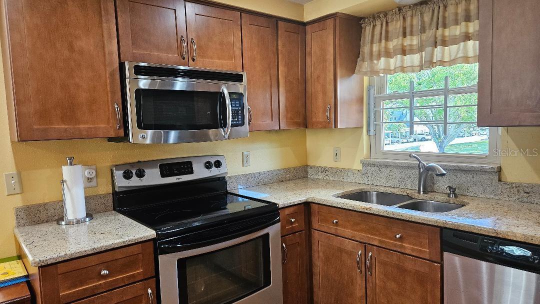 Image 5 of 35 For 4600 98th Way N 210