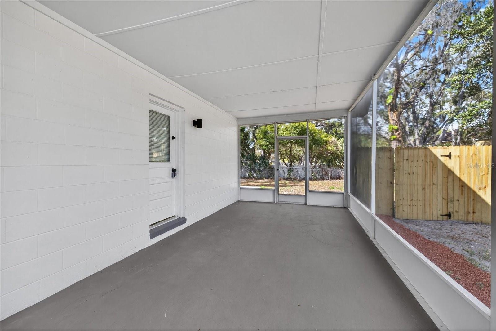 Image 14 of 18 For 10602 Rivercrest Drive