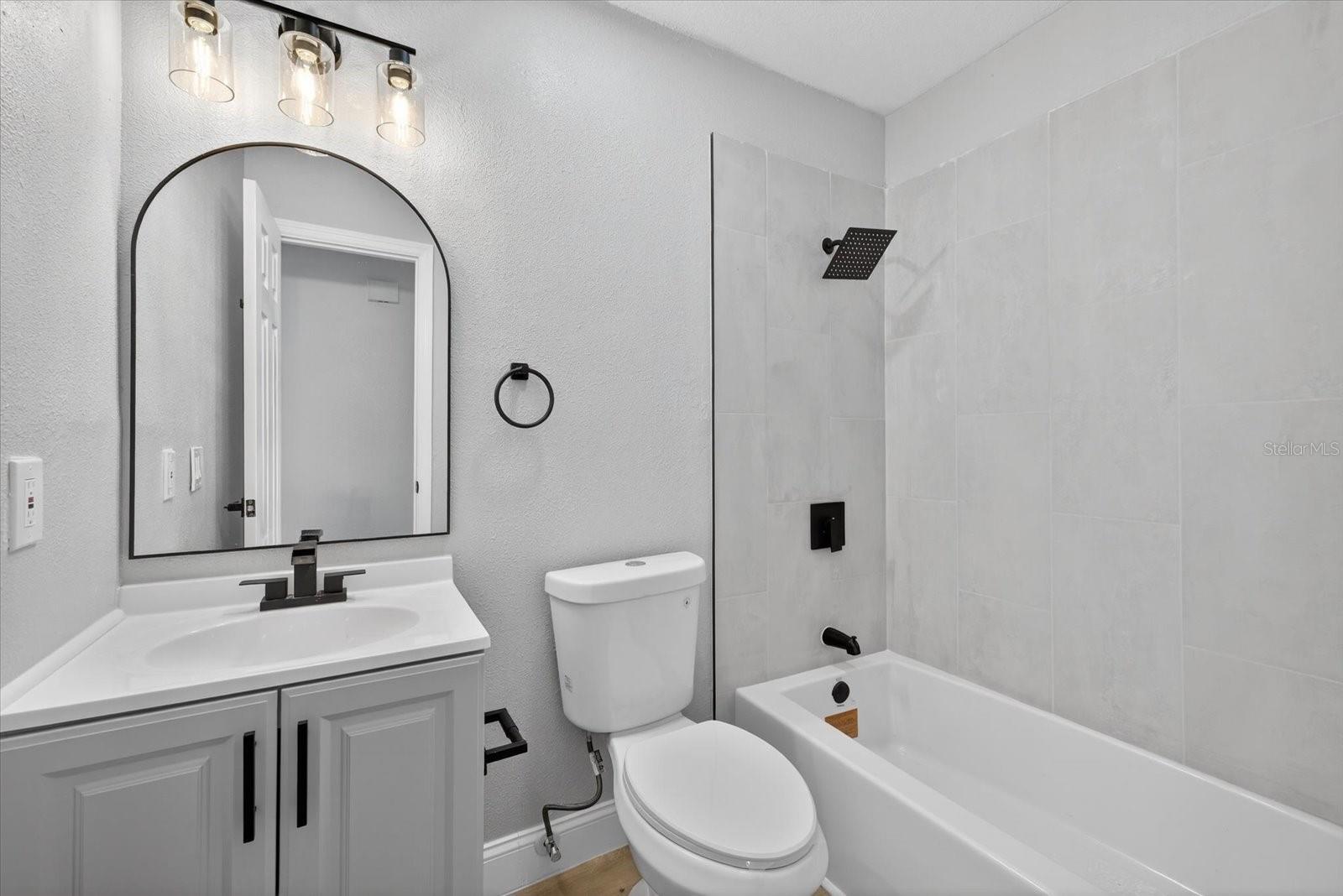 Image 8 of 18 For 10602 Rivercrest Drive