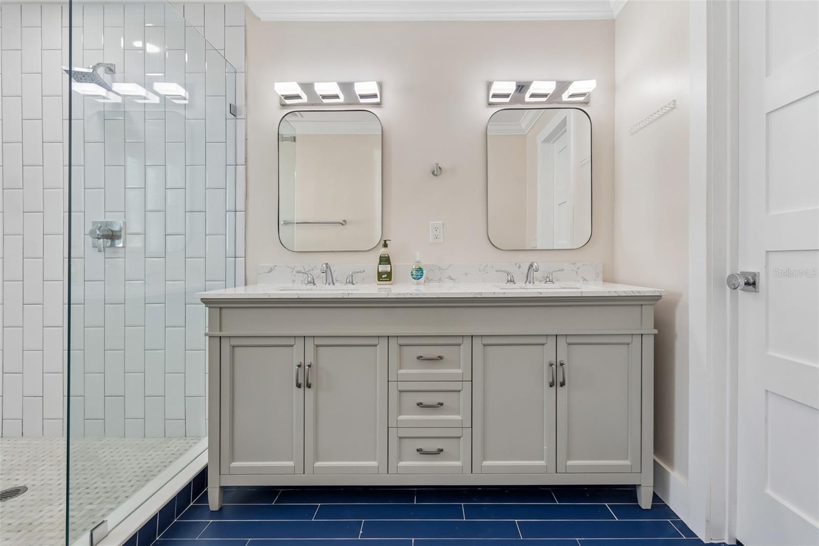 Listing photo id 9 for 478 Harbor Drive N