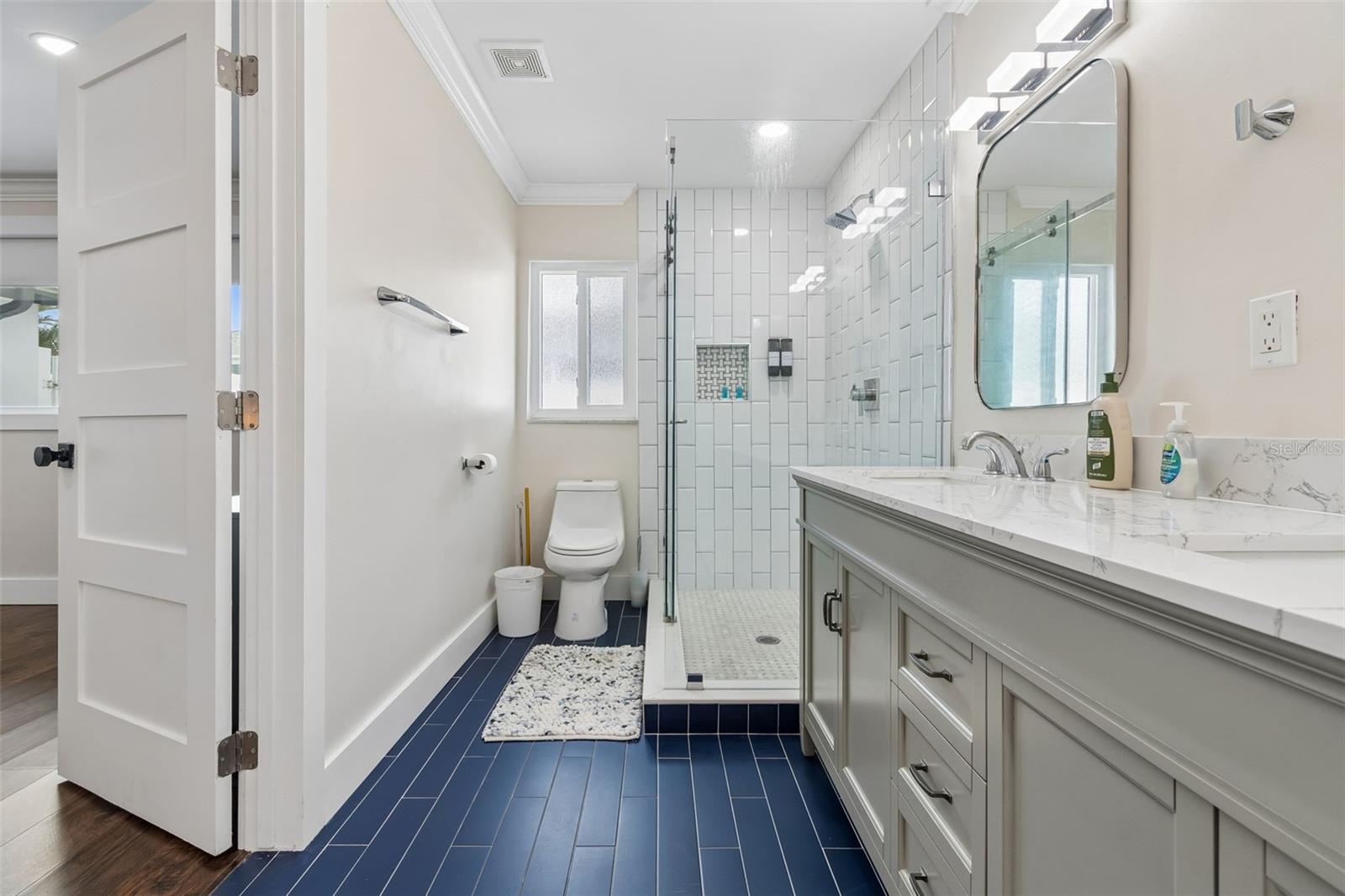 Listing photo id 10 for 478 Harbor Drive N