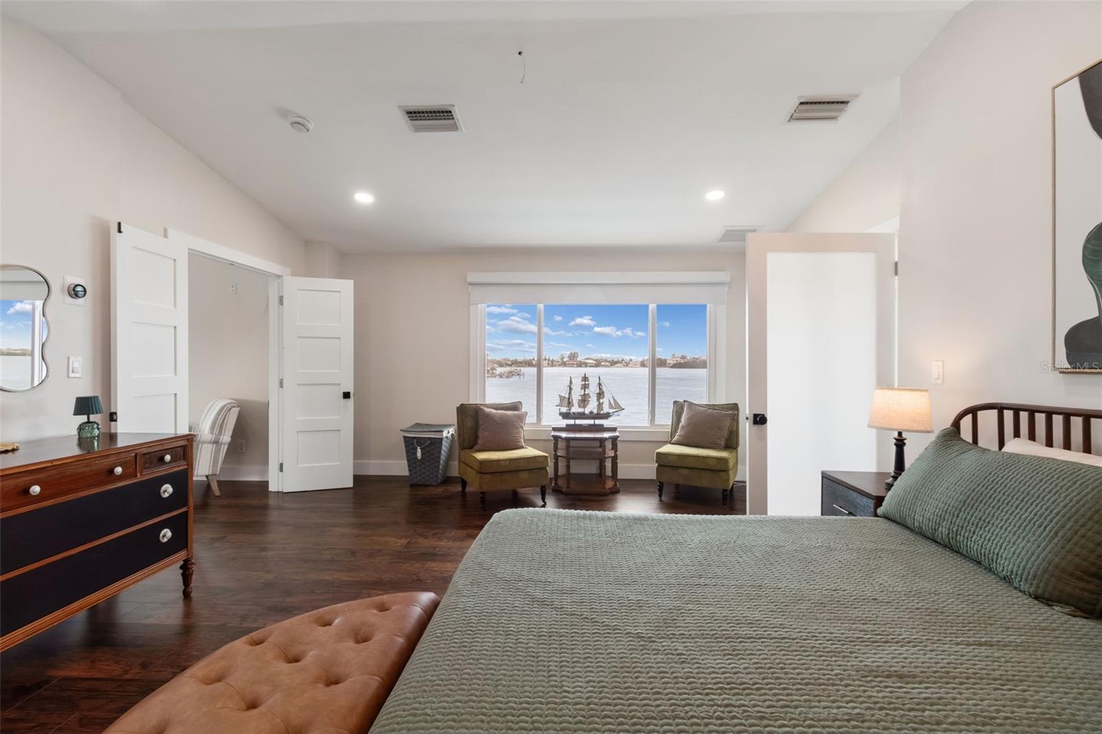 Listing photo id 27 for 478 Harbor Drive N