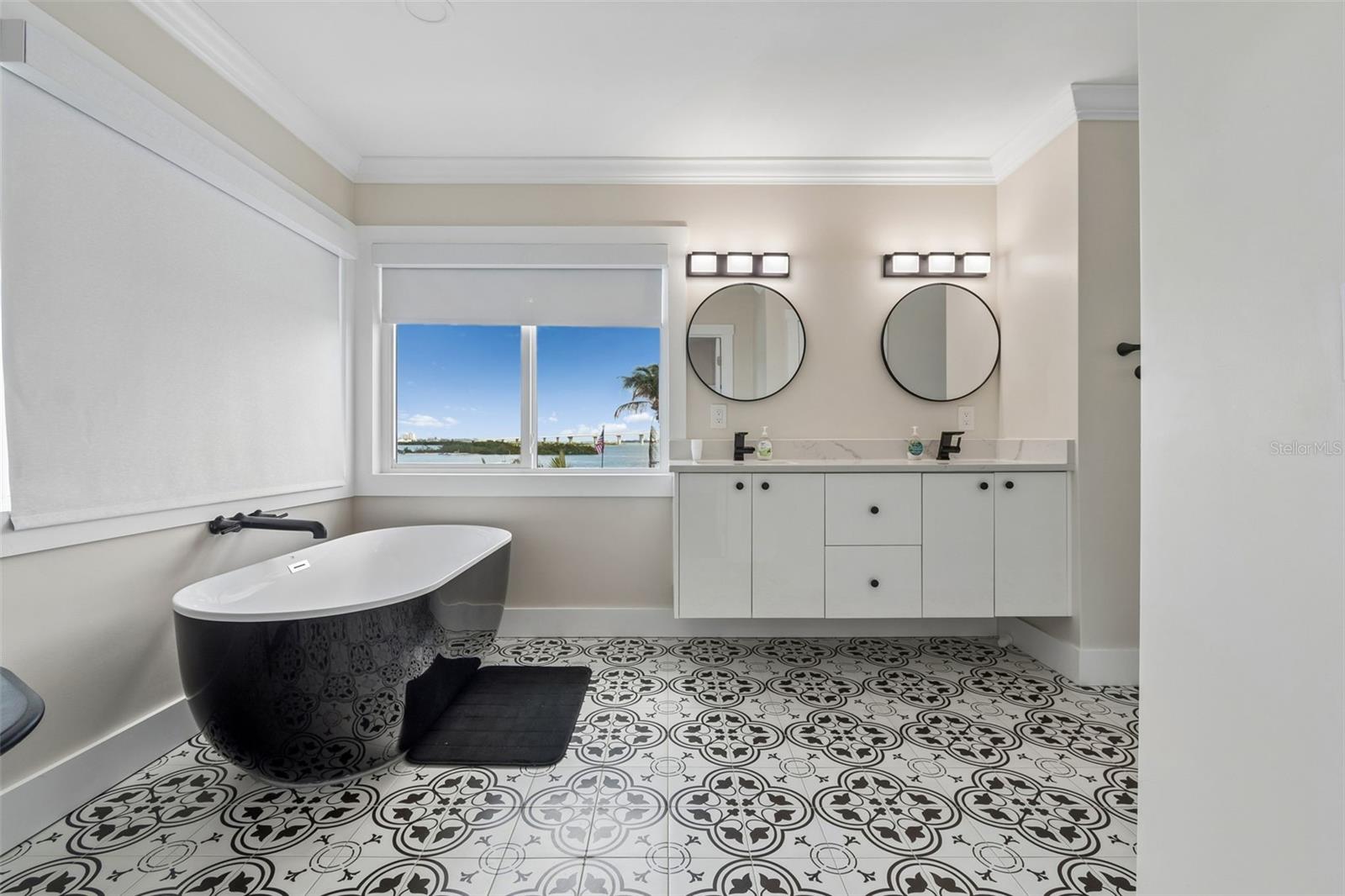 Listing photo id 29 for 478 Harbor Drive N