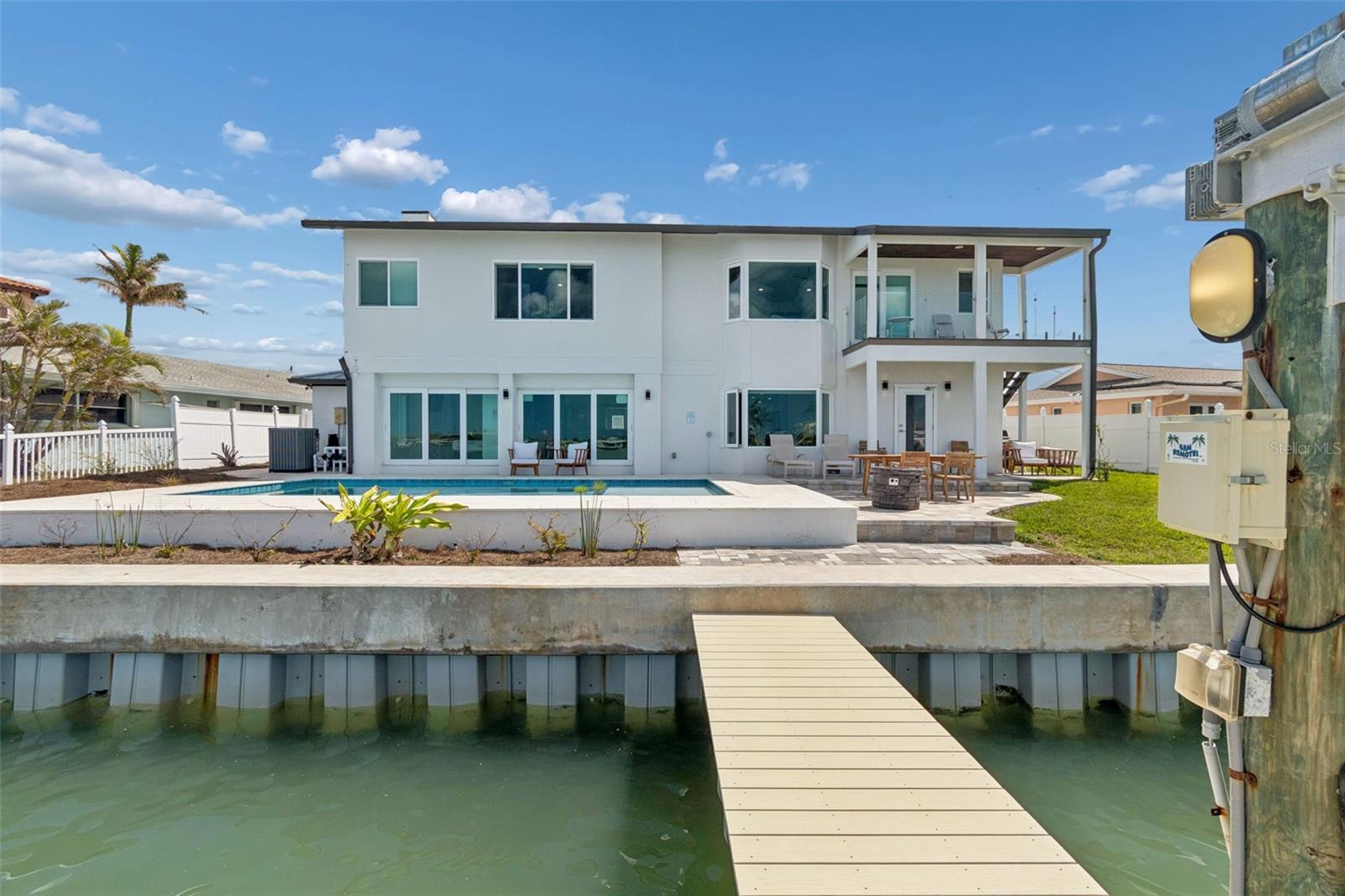 Listing photo id 48 for 478 Harbor Drive N