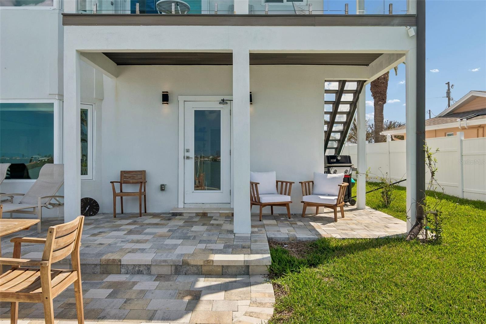 Listing photo id 52 for 478 Harbor Drive N