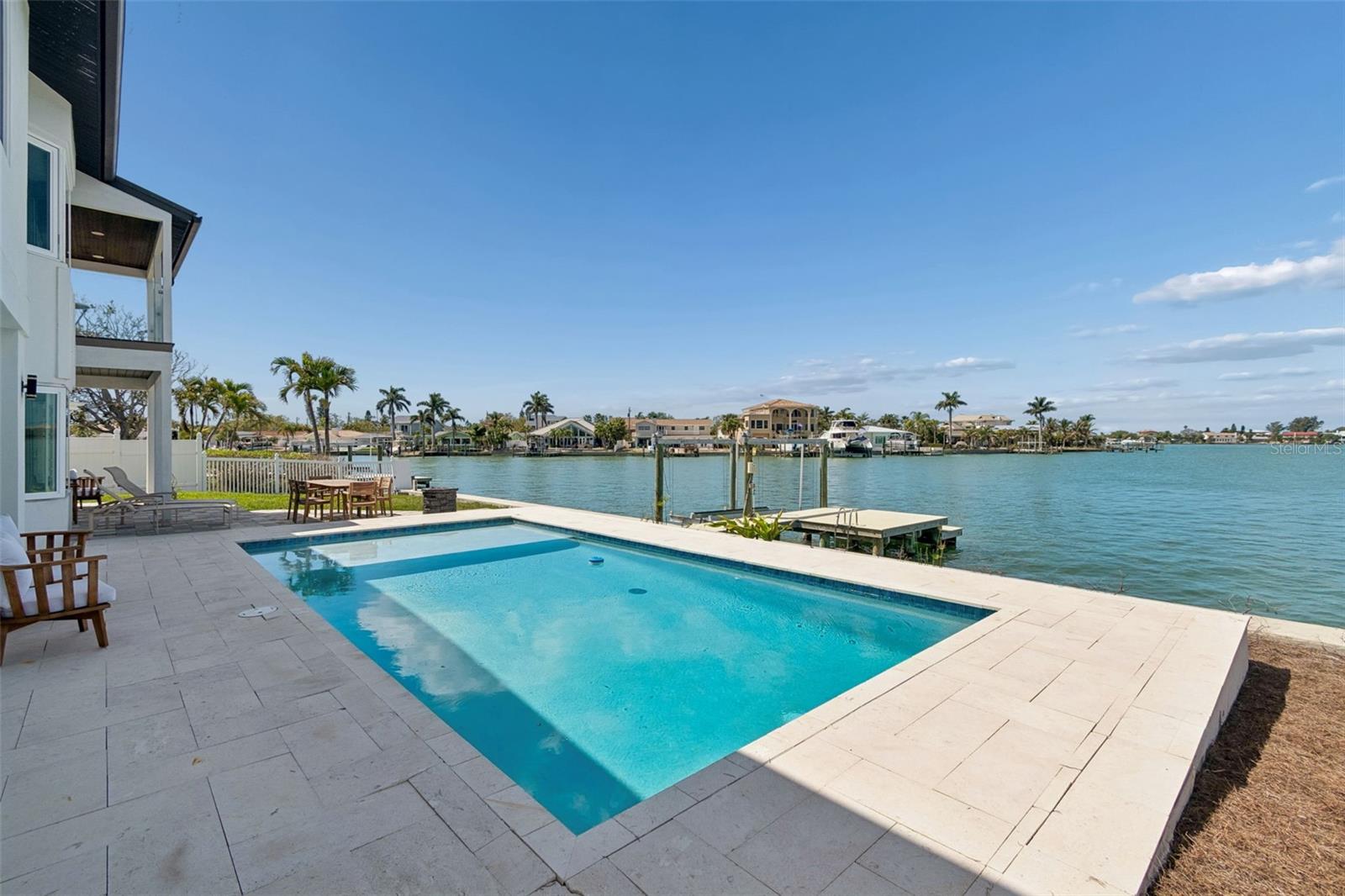 Listing photo id 56 for 478 Harbor Drive N