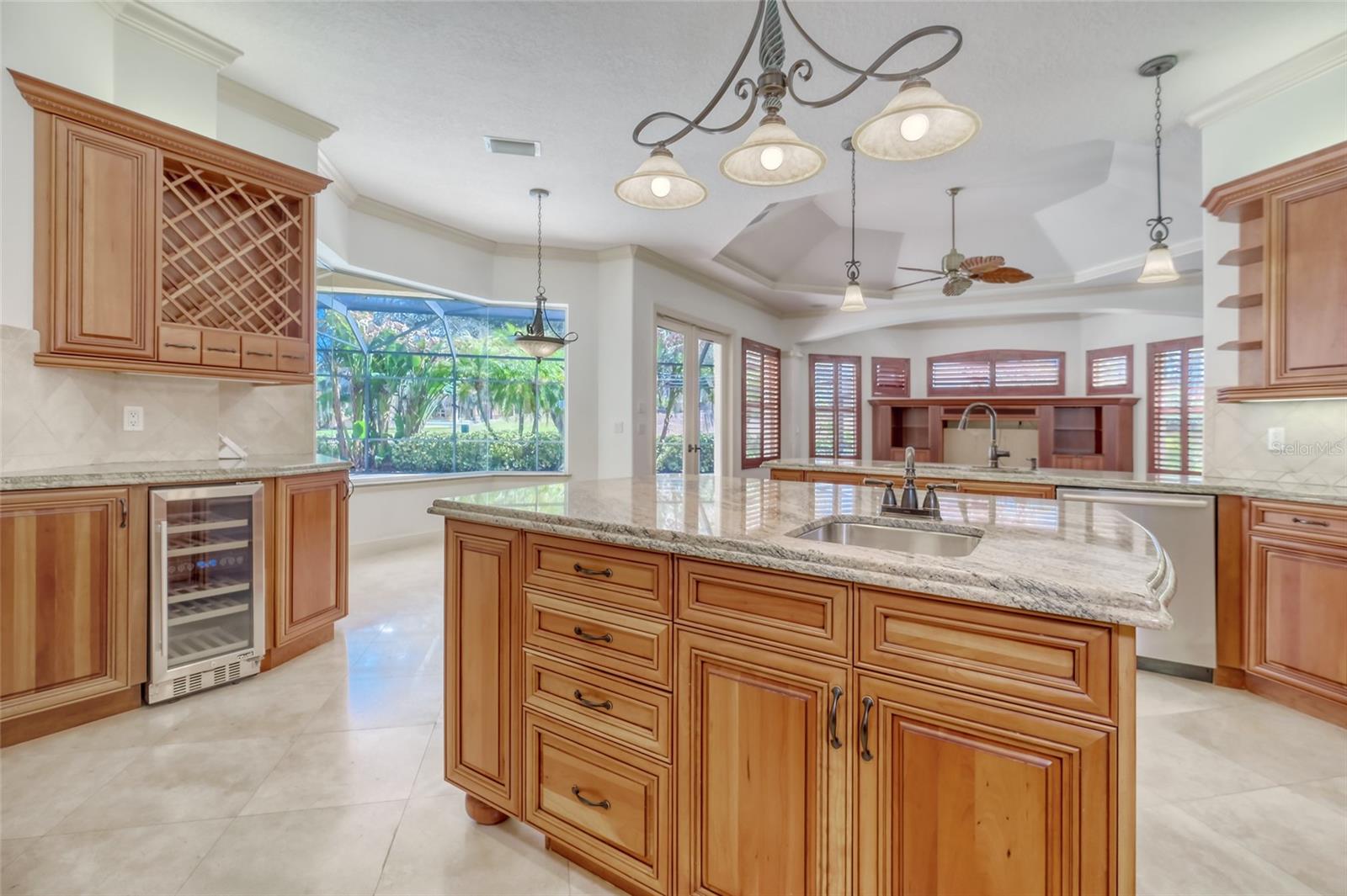 Listing photo id 8 for 2983 Wentworth Way