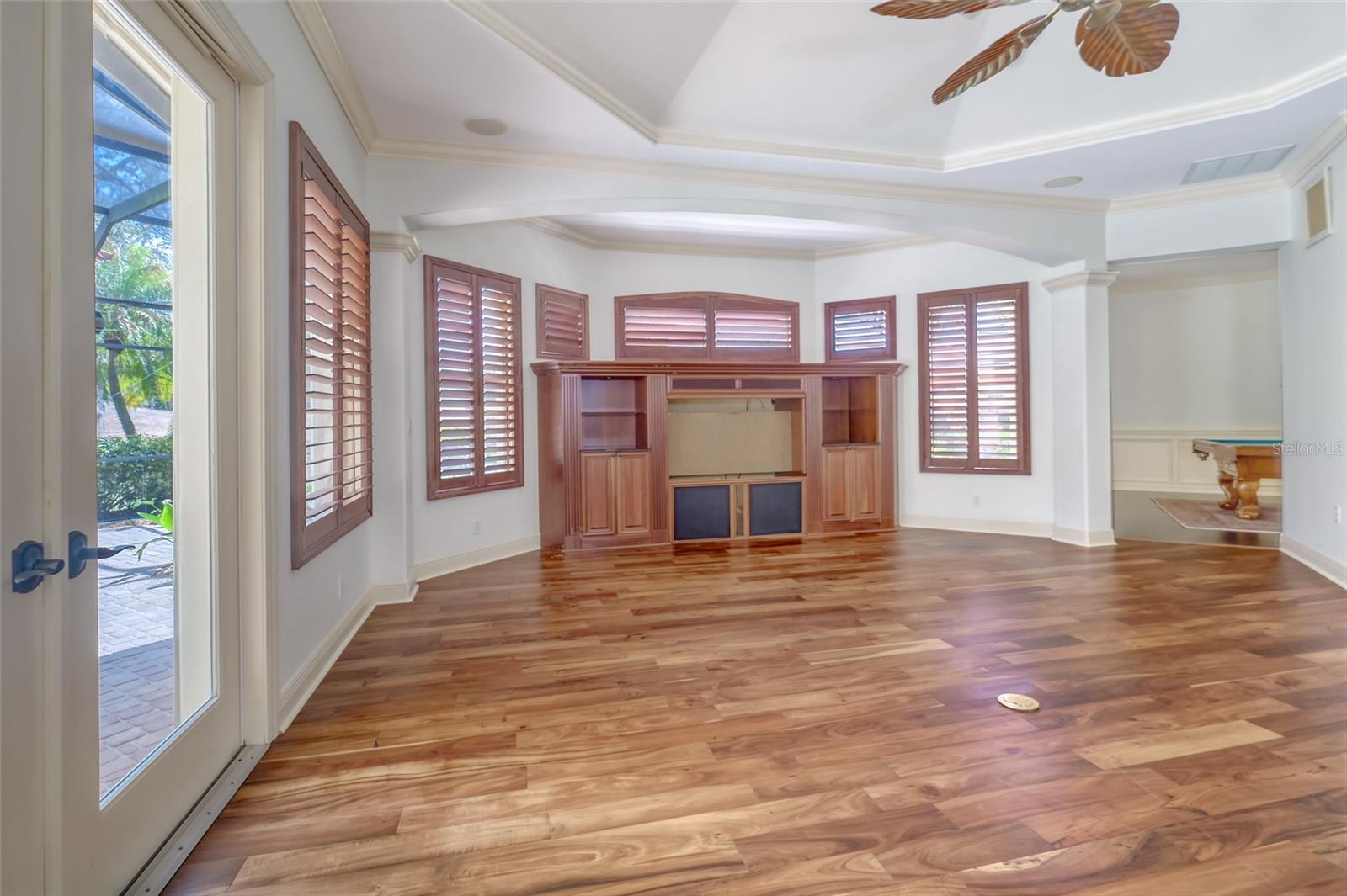 Listing photo id 10 for 2983 Wentworth Way