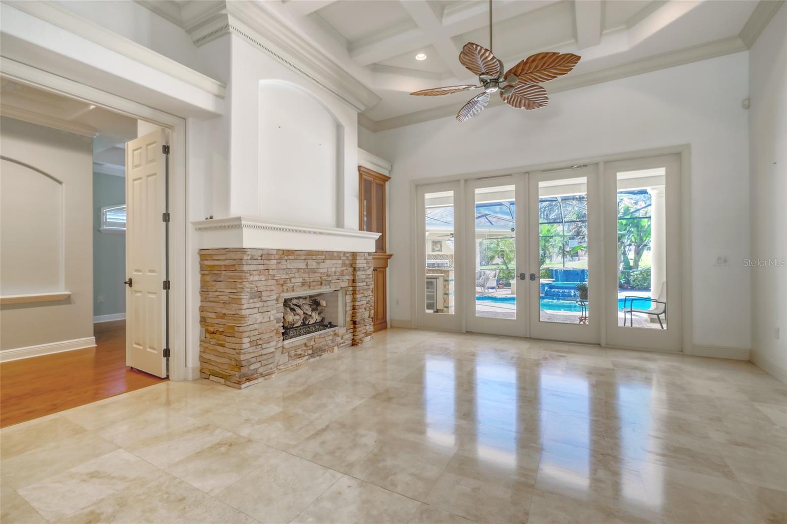 Listing photo id 0 for 2983 Wentworth Way