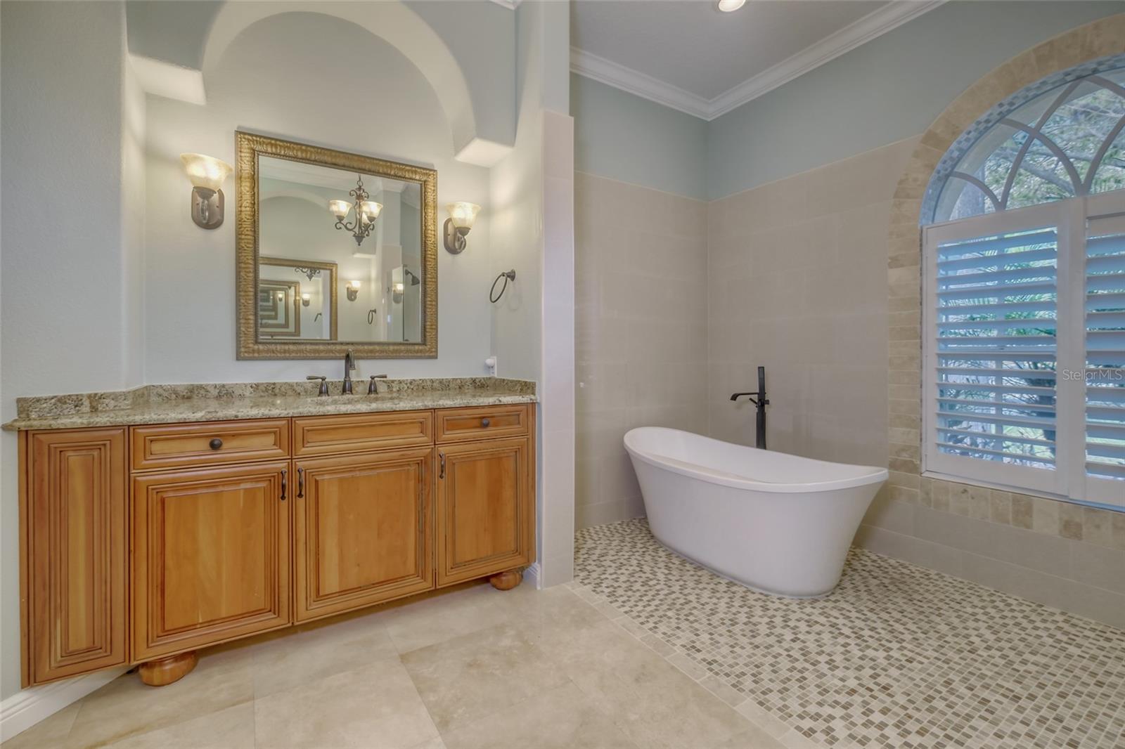 Listing photo id 18 for 2983 Wentworth Way