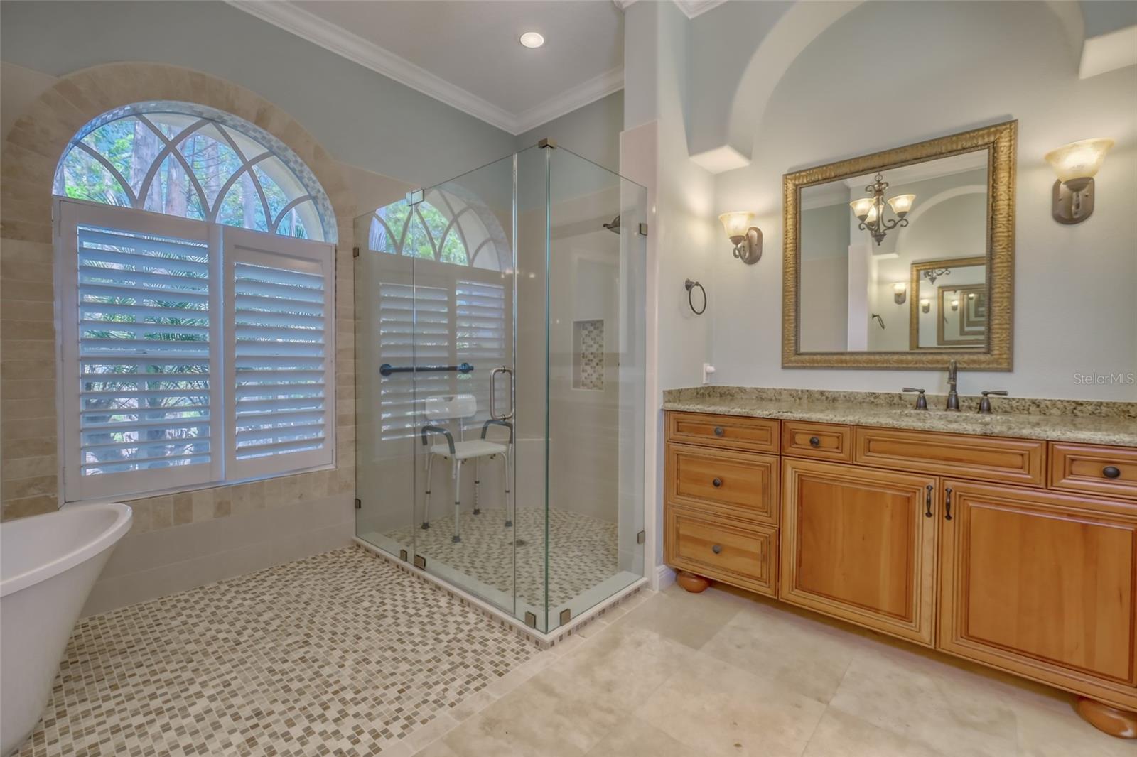 Listing photo id 19 for 2983 Wentworth Way