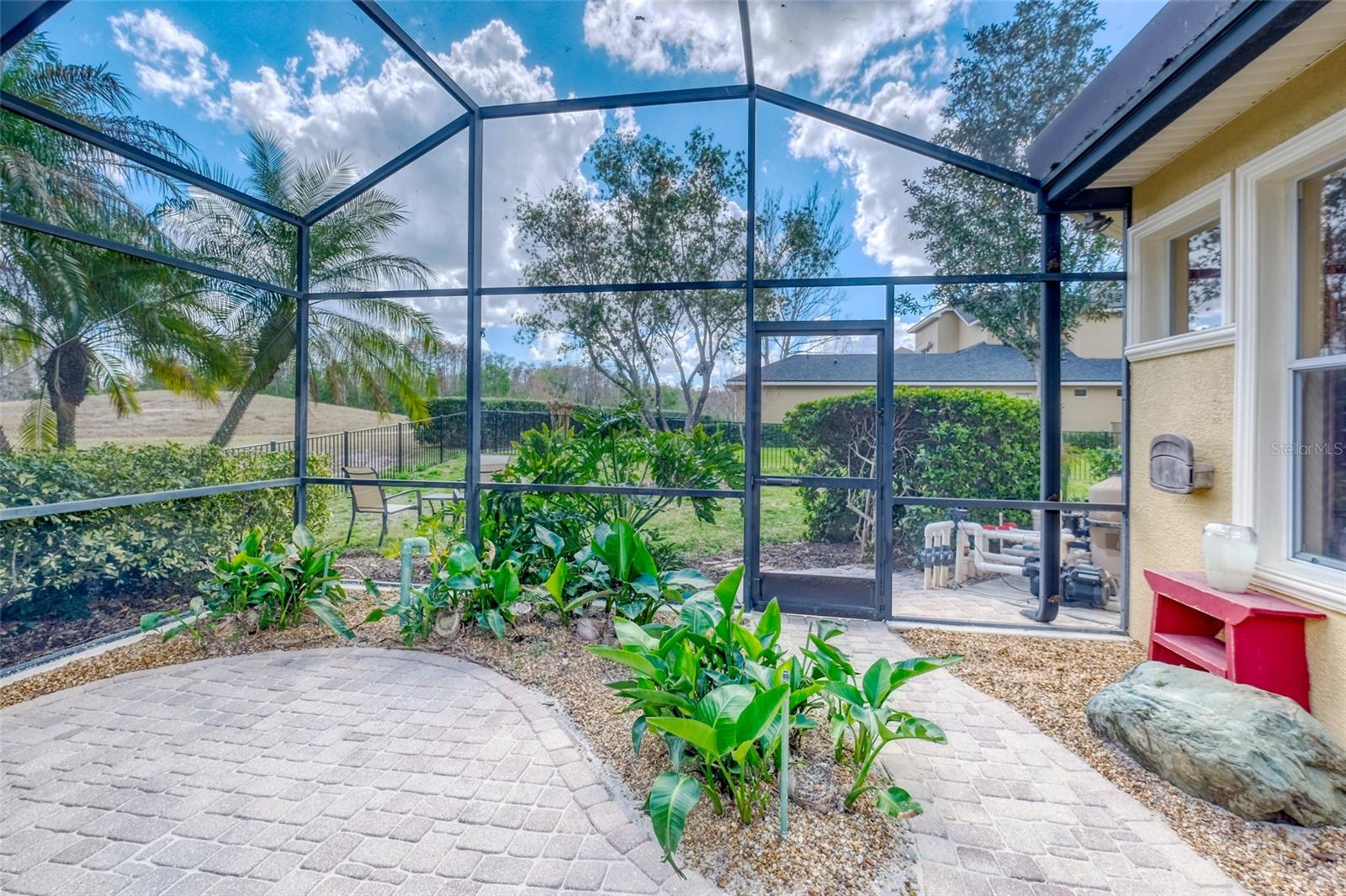 Listing photo id 28 for 2983 Wentworth Way