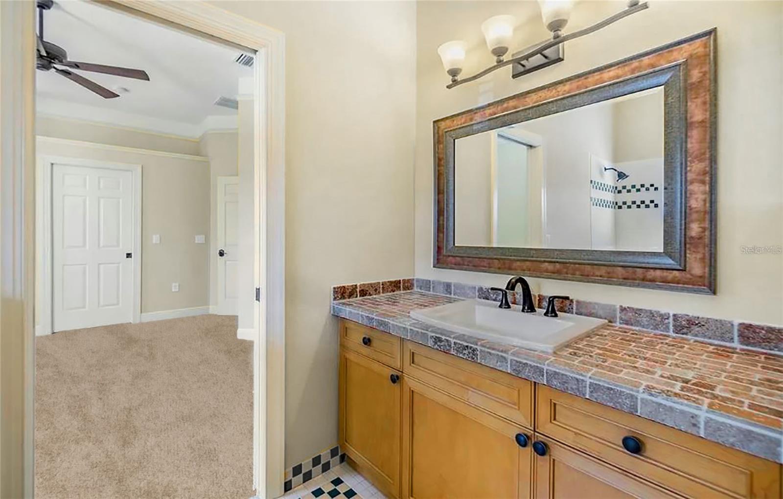 Listing photo id 32 for 2983 Wentworth Way