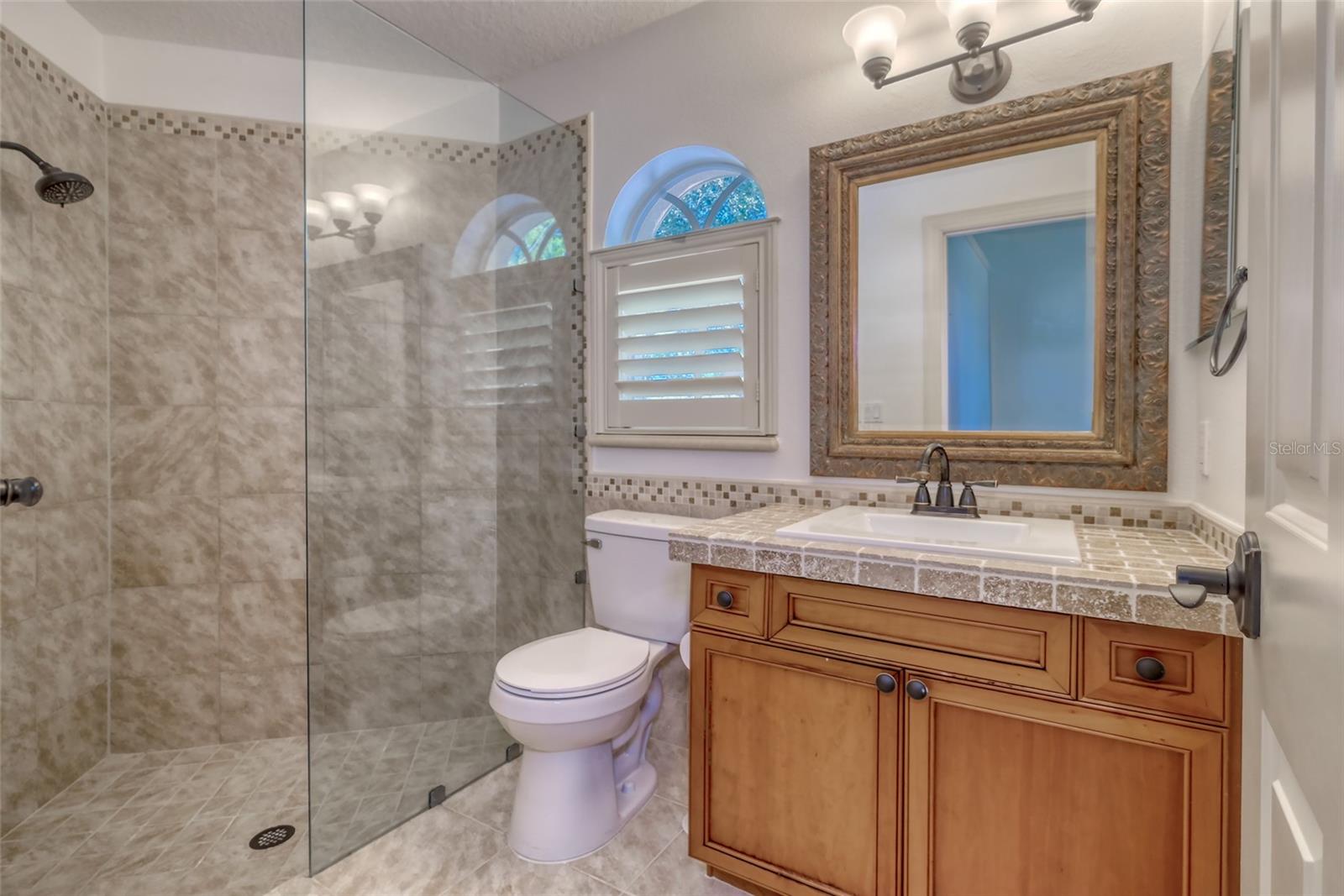 Listing photo id 36 for 2983 Wentworth Way