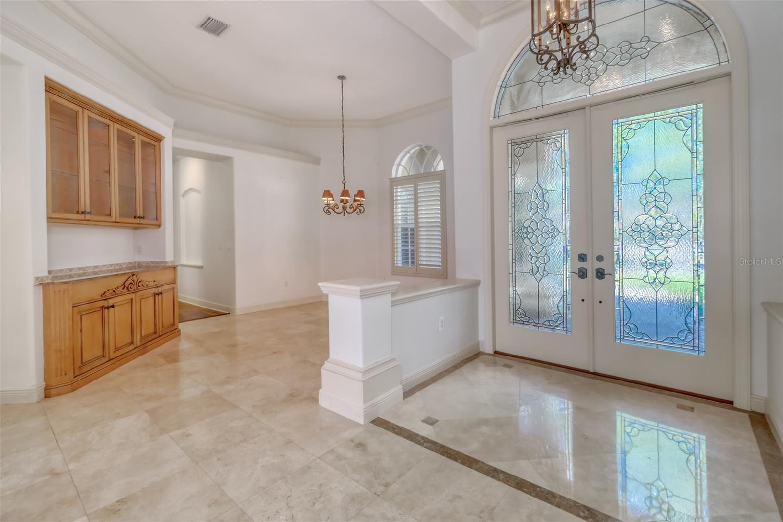 Listing photo id 3 for 2983 Wentworth Way