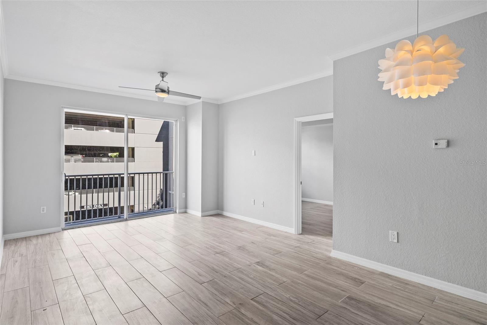 Image 11 of 39 For 700 Harbour Island  238