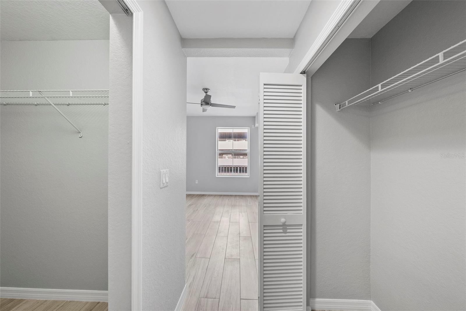 Image 17 of 39 For 700 Harbour Island  238