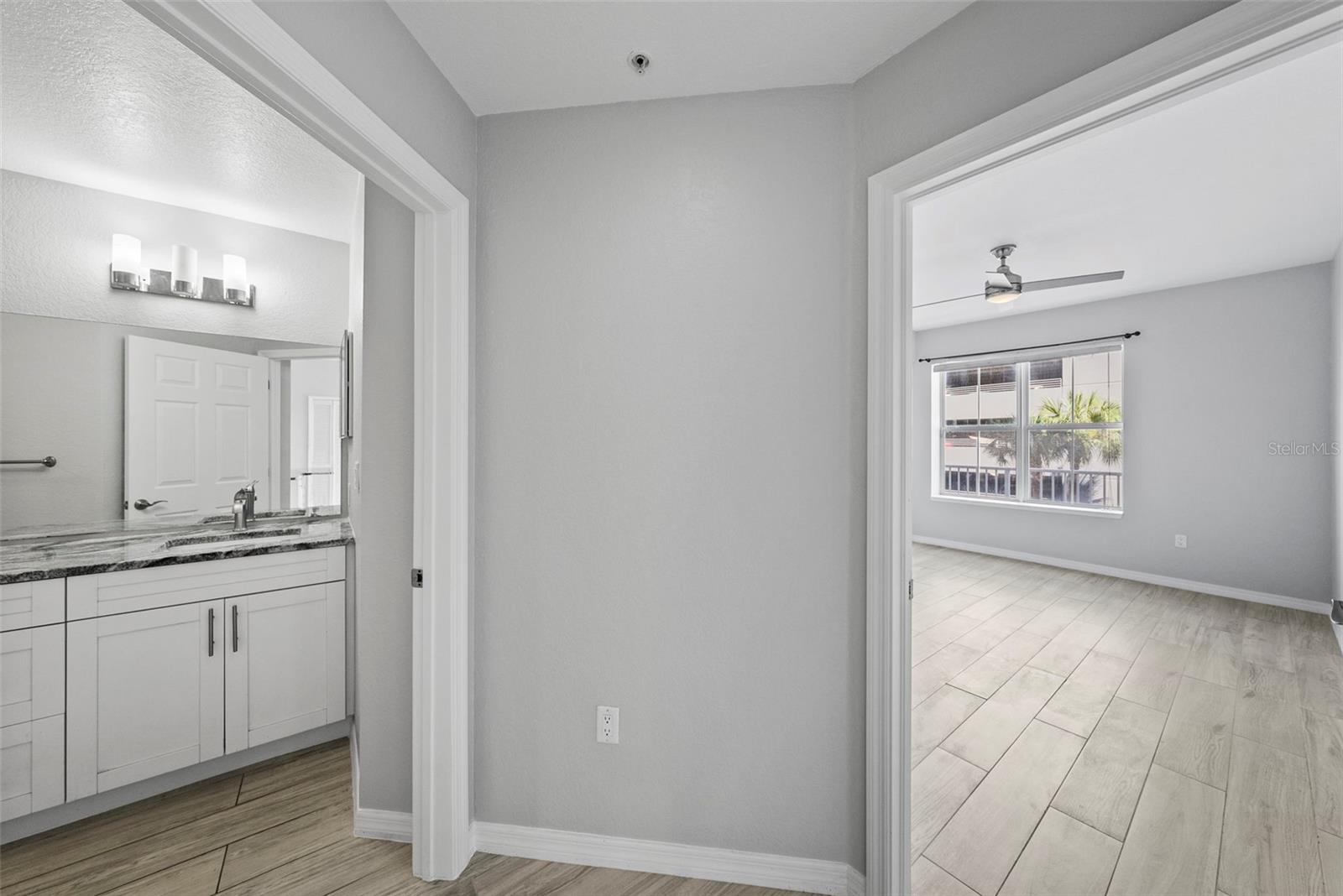 Image 20 of 39 For 700 Harbour Island  238