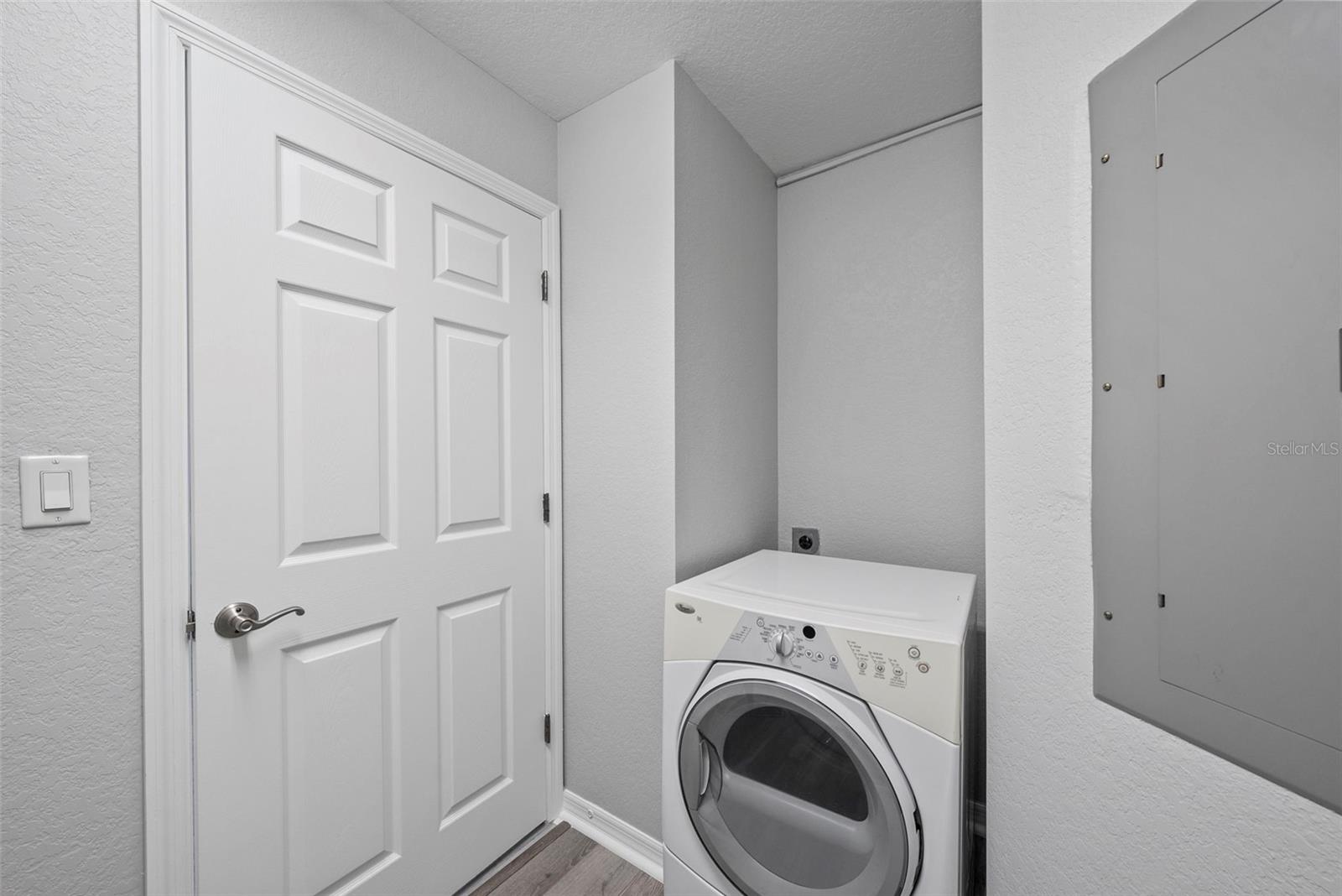 Image 26 of 39 For 700 Harbour Island  238