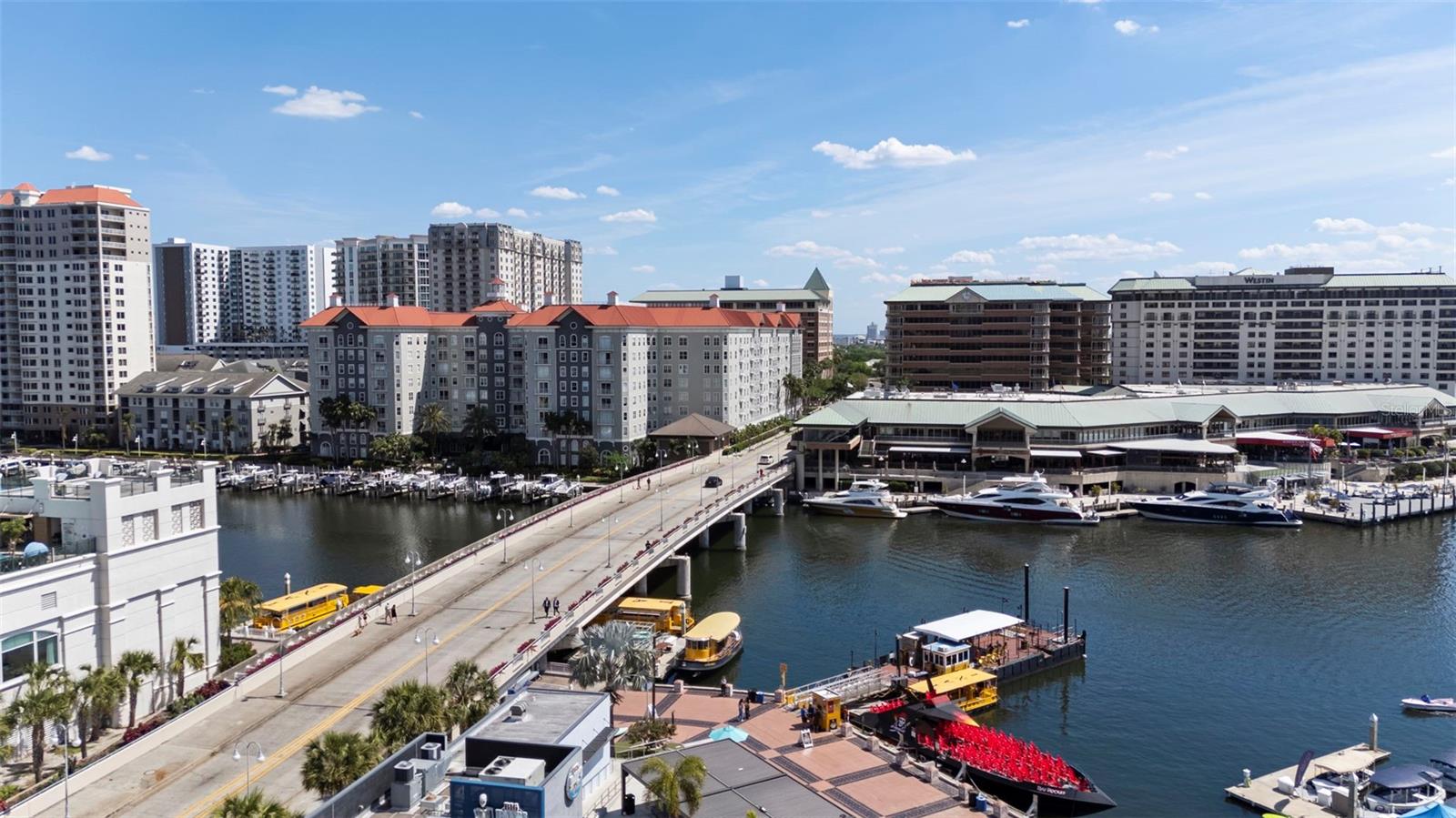 Image 32 of 39 For 700 Harbour Island  238