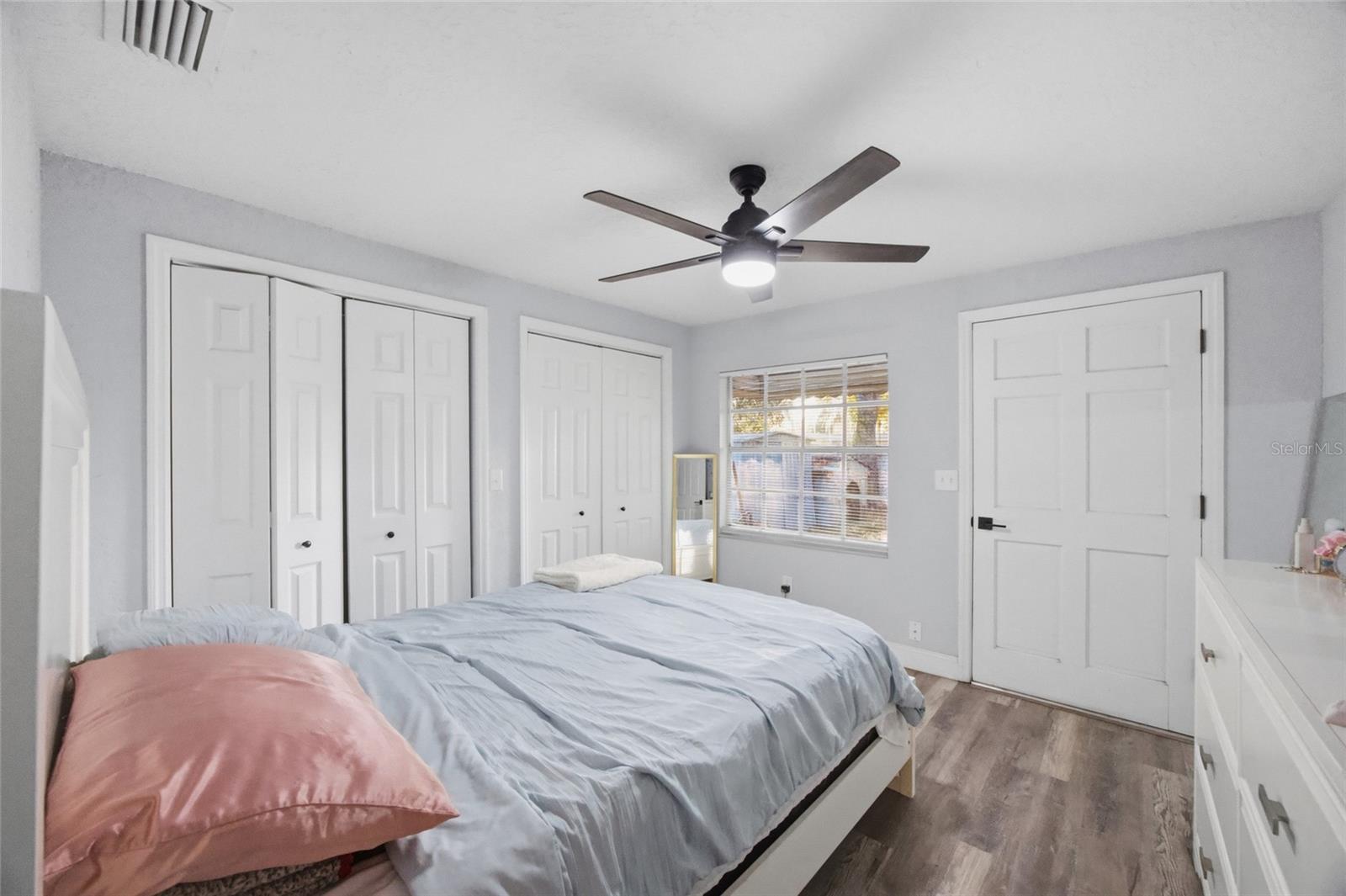 Image 10 of 21 For 907 Center Street