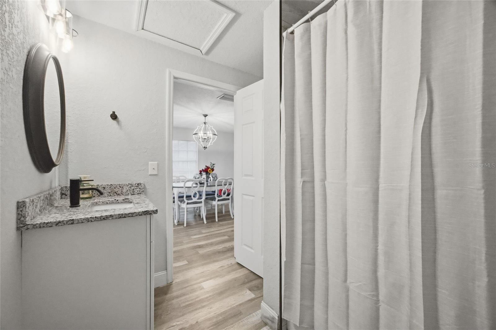 Image 15 of 21 For 907 Center Street