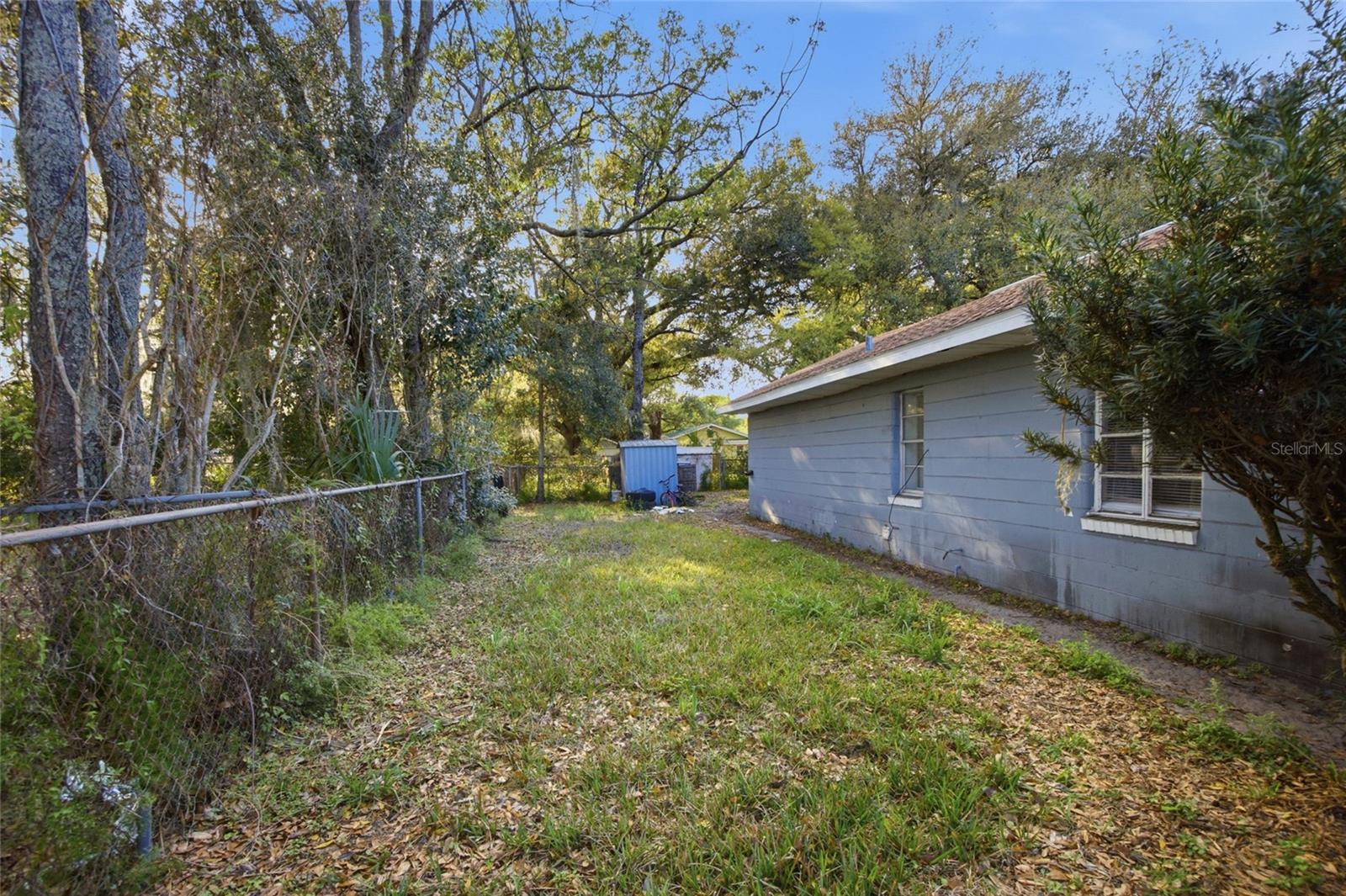 Image 20 of 21 For 907 Center Street