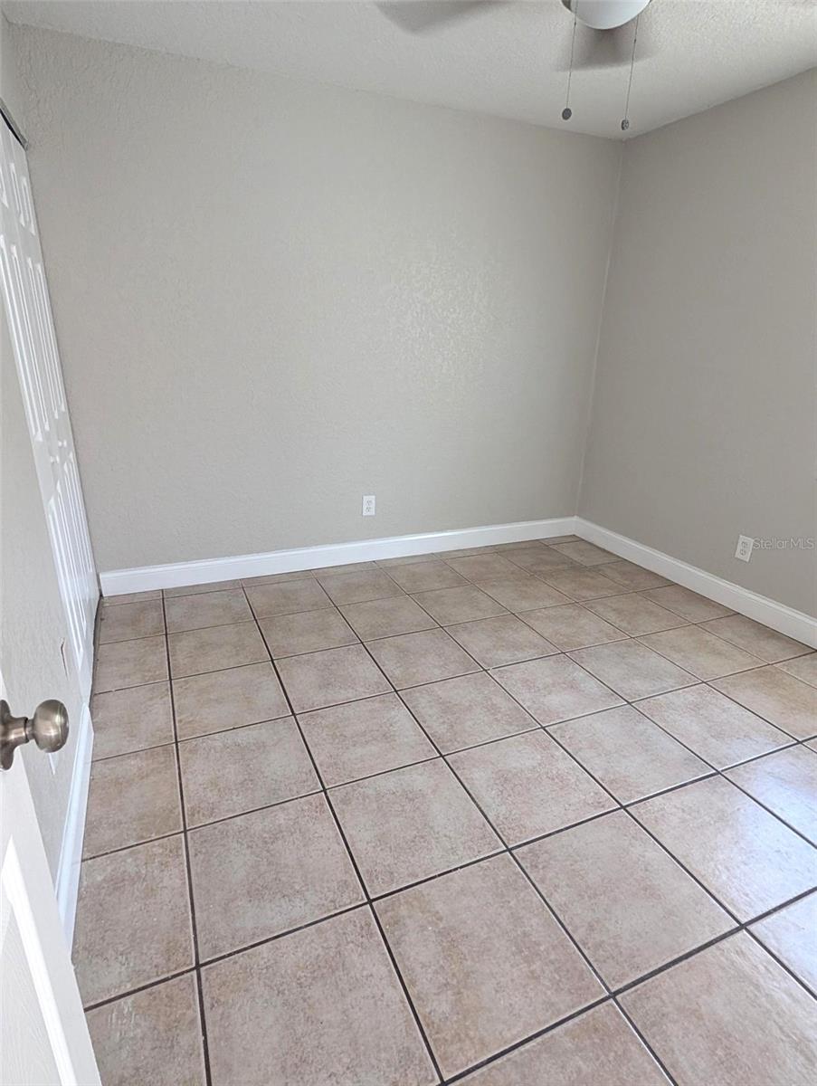 Image 4 of 23 For 5828 3rd Street E