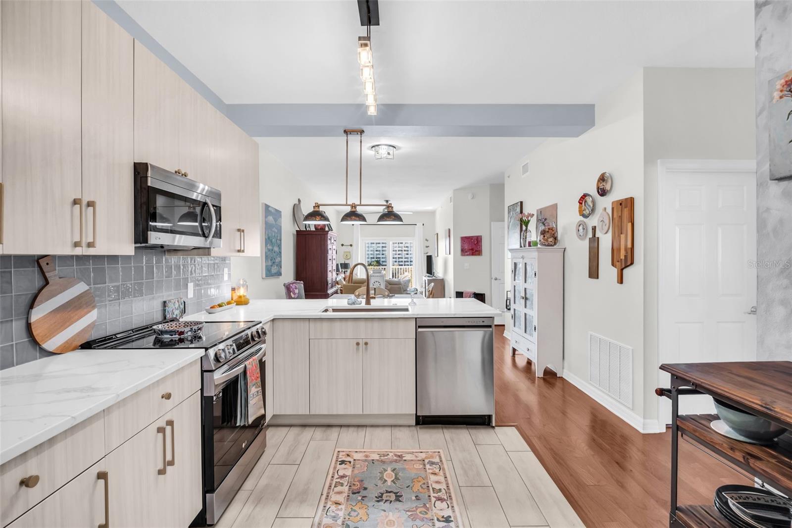 Image 6 of 40 For 316 8th Street S 402