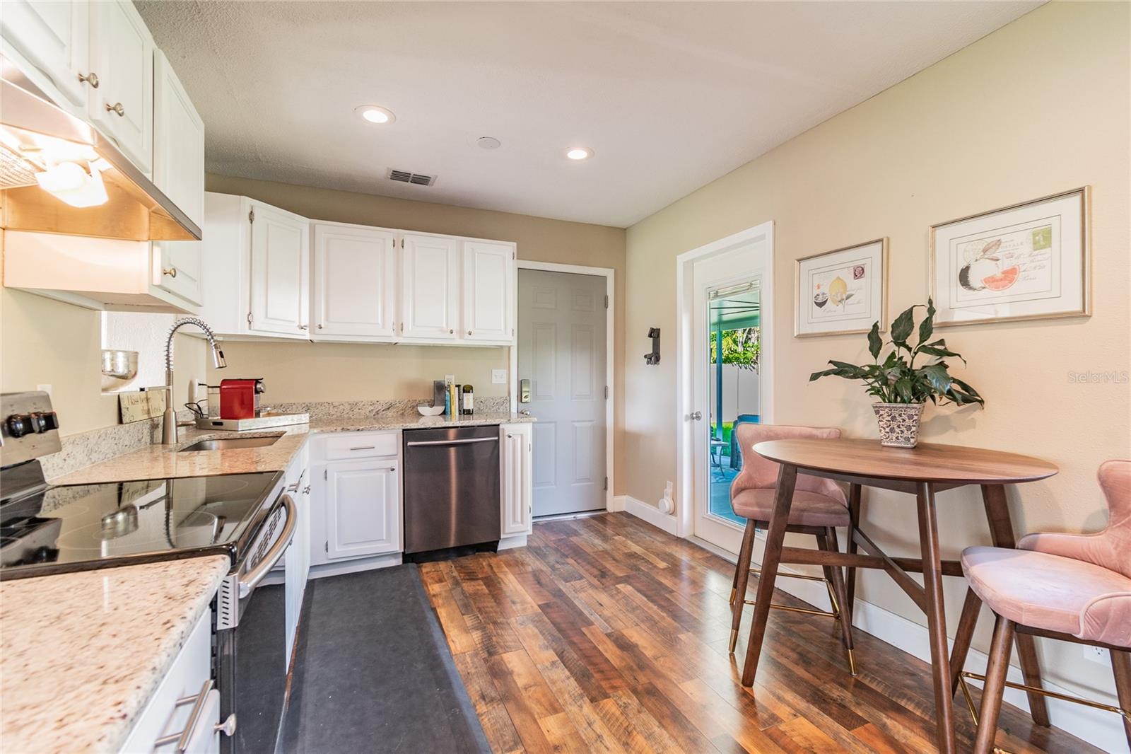 Image 14 of 33 For 6206 Kelly Road