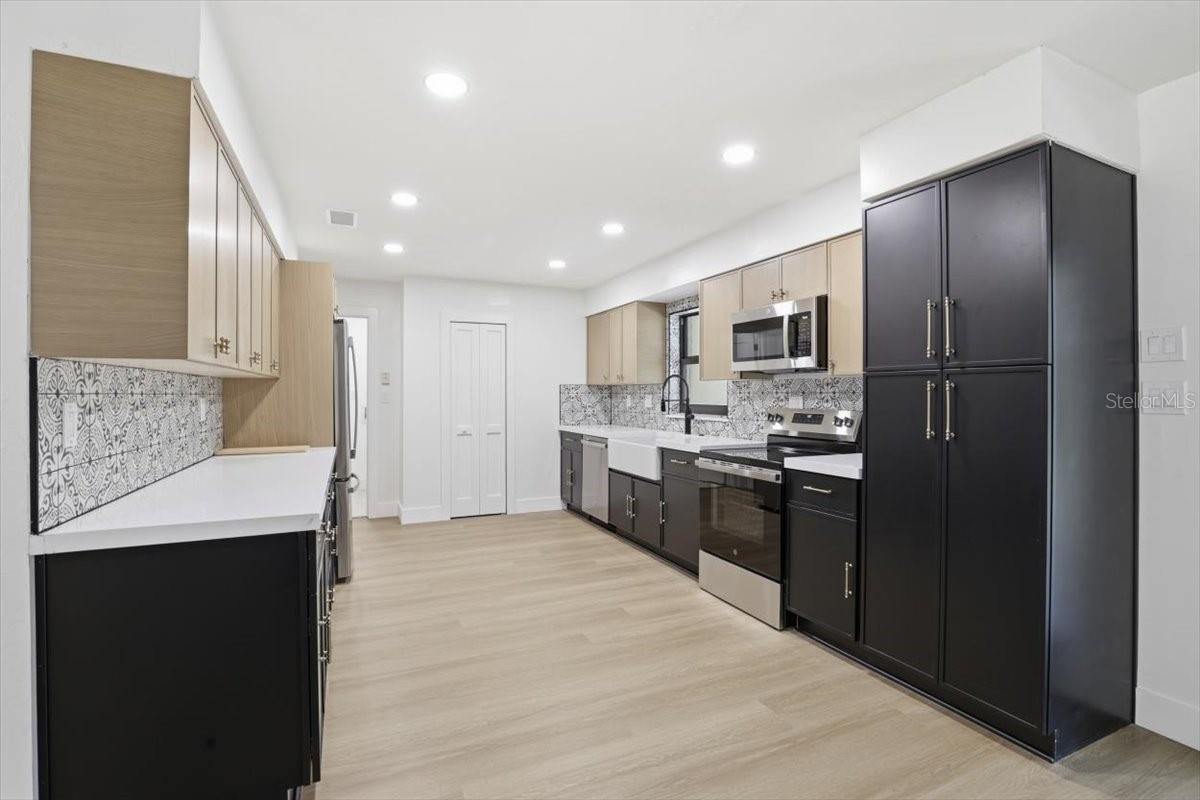 Image 12 of 36 For 20805 162nd Avenue