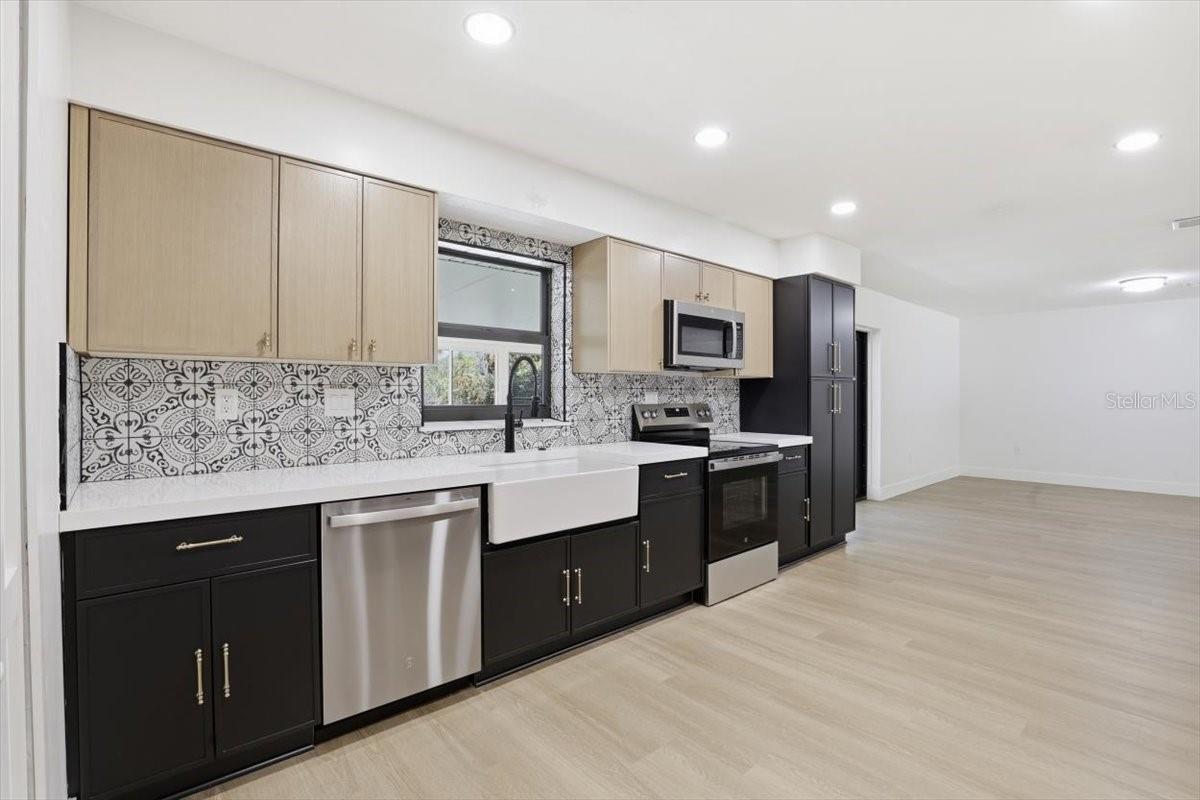 Image 15 of 36 For 20805 162nd Avenue