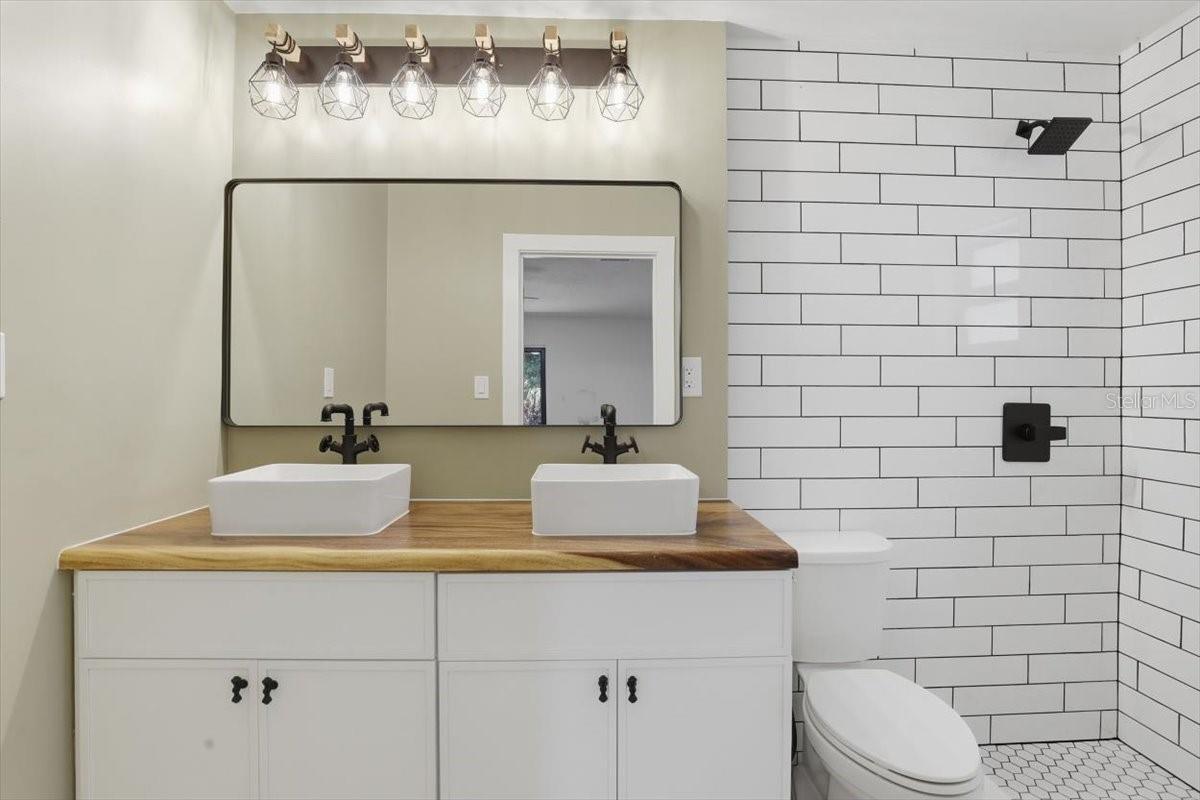 Image 19 of 36 For 20805 162nd Avenue