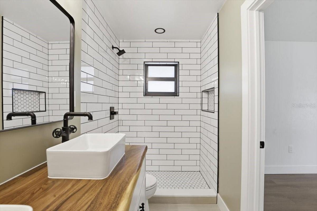 Image 21 of 36 For 20805 162nd Avenue