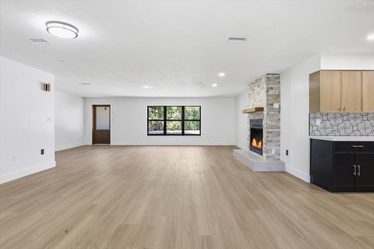 Image 9 of 36 For 20805 162nd Avenue