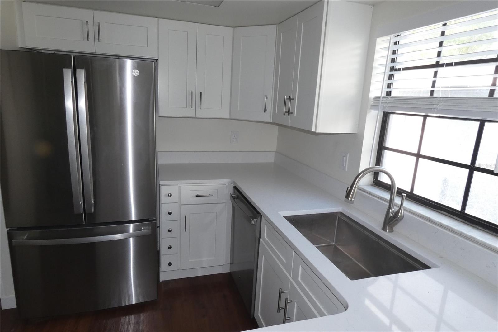 Image 12 of 40 For 5756 Calais Boulevard N 8