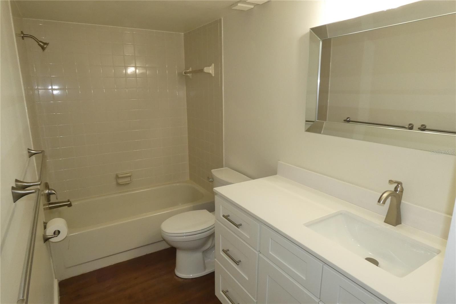 Image 19 of 40 For 5756 Calais Boulevard N 8