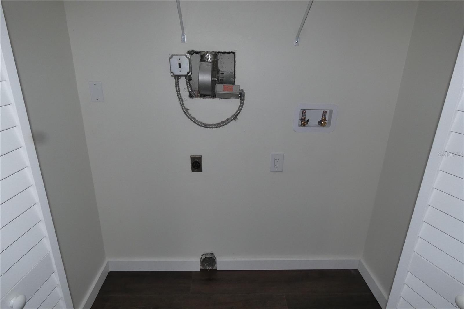 Image 21 of 40 For 5756 Calais Boulevard N 8