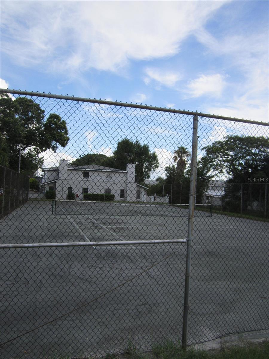 Image 35 of 40 For 5756 Calais Boulevard N 8