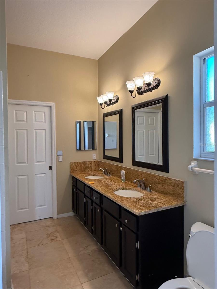 Image 11 of 13 For 3373 Crescent Oaks Boulevard