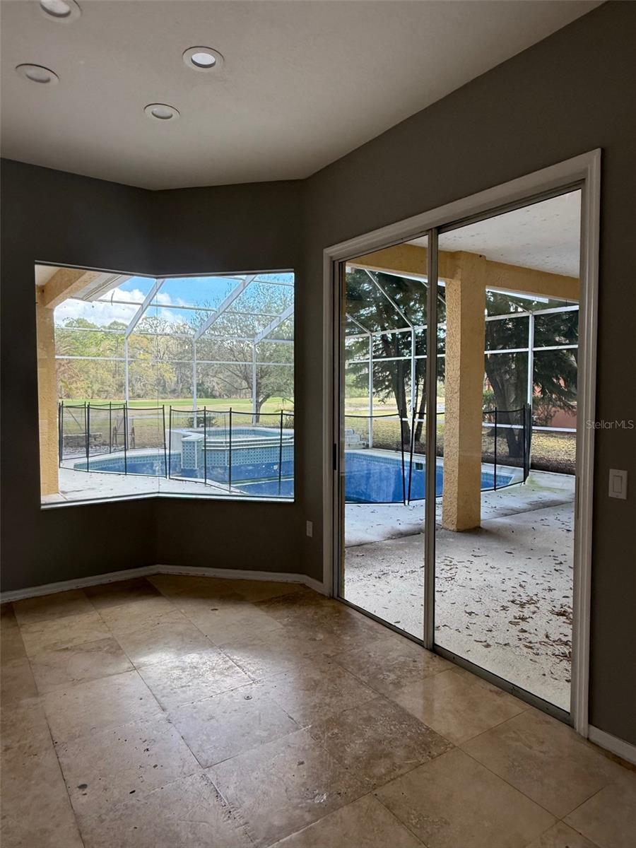 Image 7 of 13 For 3373 Crescent Oaks Boulevard