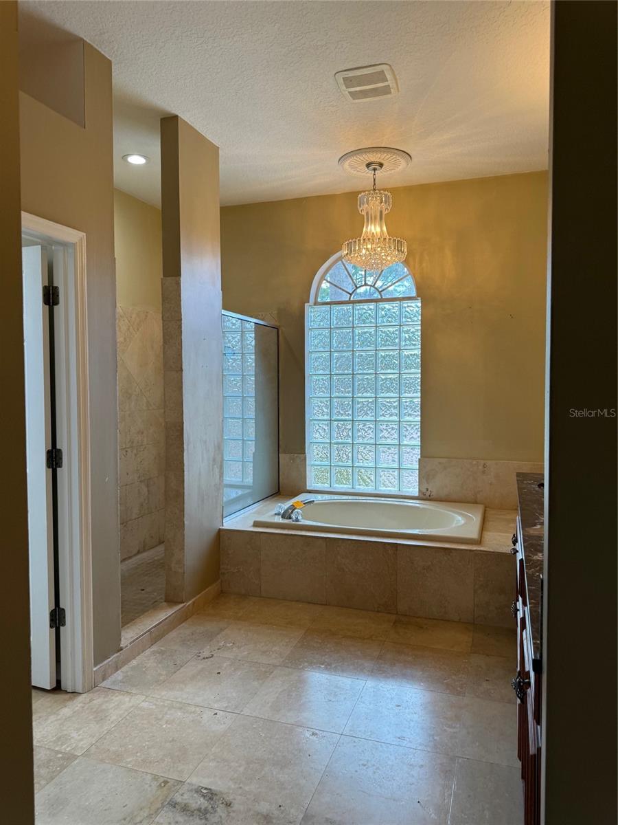 Image 9 of 13 For 3373 Crescent Oaks Boulevard