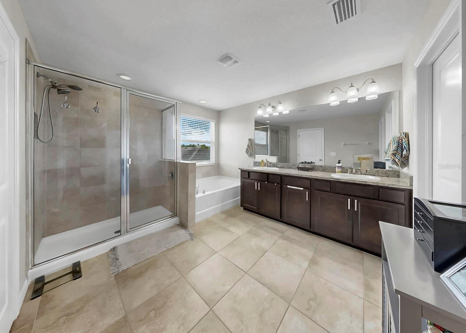 Image 62 of 77 For 6321 Sunsail Place